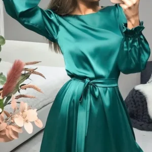 Robe Satin Courte Verte Émeraude