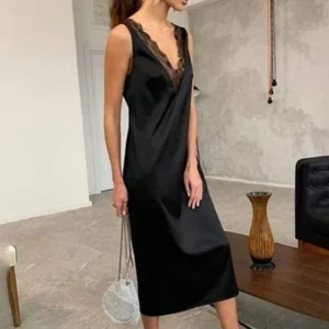 Robe Satin Mi Longue Noire