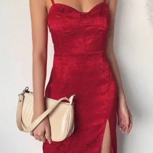 Robe Satin Rouge Jacquard