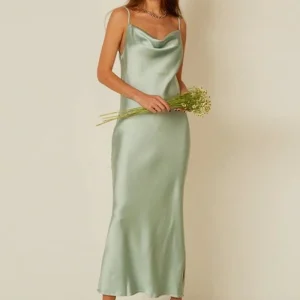 Robe Satin Vert Pâle - DESTOCKAGE