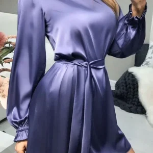 Robe en Satin Violette