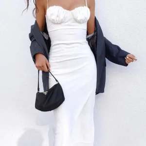 Robe Blanche Satin Élégante