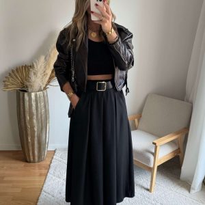 Jupe noire à poches