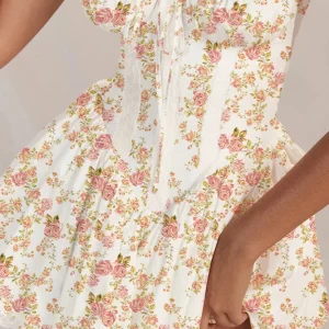 Robe blanche à fleur