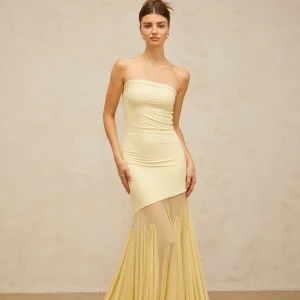 Robe longue jaune pale