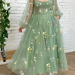 Robe tulle brodée