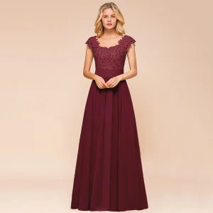 Robe demoiselle d'honneur avec appliqués en dentelle