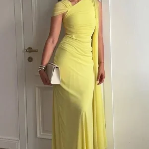 Robe ceremonie jaune