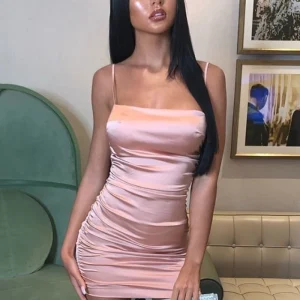 Robe Satin Rose Moulante