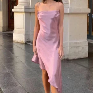 Robe Satin Rose Asymétrique