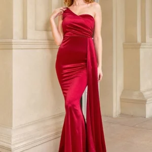 Robe Satin Rouge Longue Asymétrique