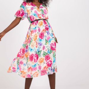 Robe d'été à imprimé floral dans des couleurs roses