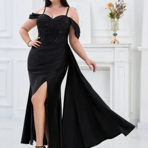 Robe de soirée grande taille noire avec corset