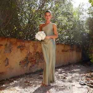 Robe demoiselle d'honneur asymétrique en satin