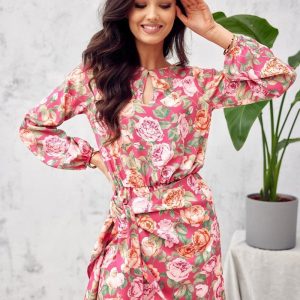 Robe fleurie courte avec manches longues