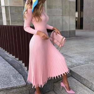 Robe midi en maille côtelée plissée manches longues