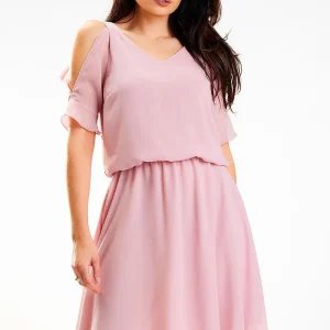 Robe rose poudré épaules dénudées