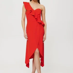 Robe rouge asymétrique